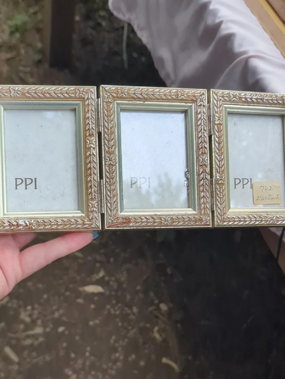 Gold Ornate Small Photo Frame - Classic Decorative Accent